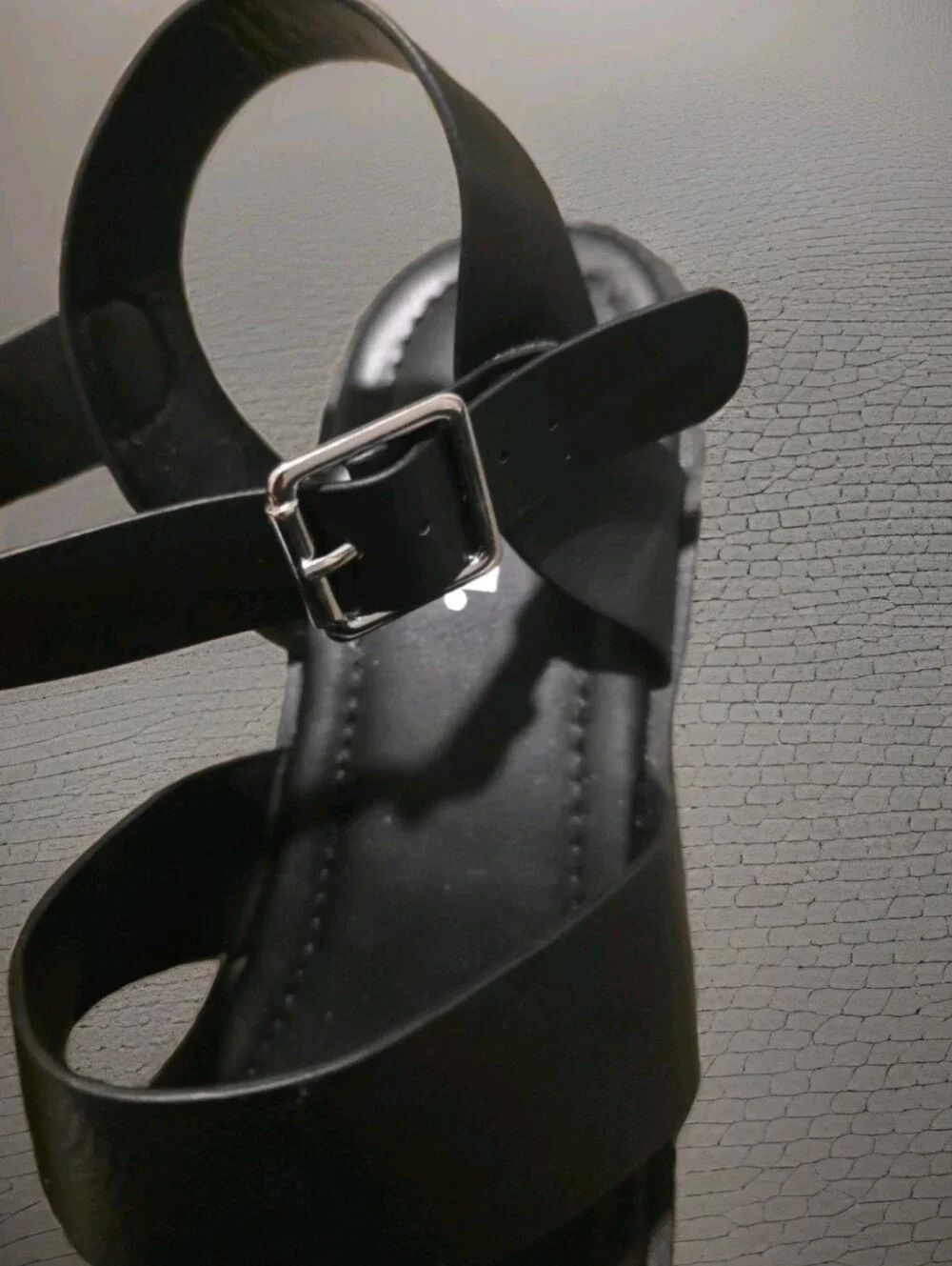 NWOT SODA Black platform faux leather triple strap Ankle Buckle Sandals Sz 10.